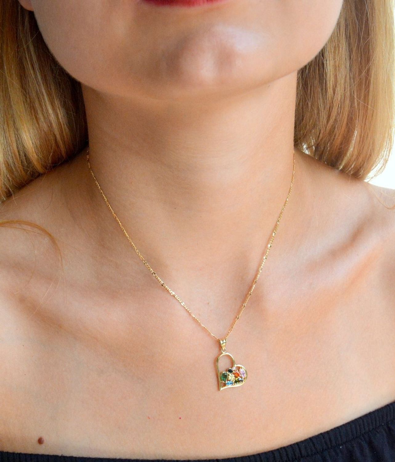 Złota zawieszka 375 serduszko z kolorowymi cyrkoniami ZA 6770 375.  Złota zawieszka 375. Złoty wisiorek serduszko z cyrkoniami. Złota zawieszka damska. Zawieszka damska serce próby 375. Złota zawieszka na prezent.jpg